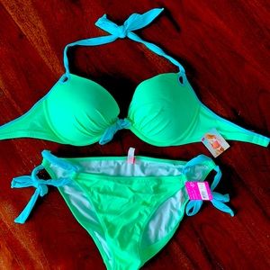 Victoria’s Secret beach sexy bikini